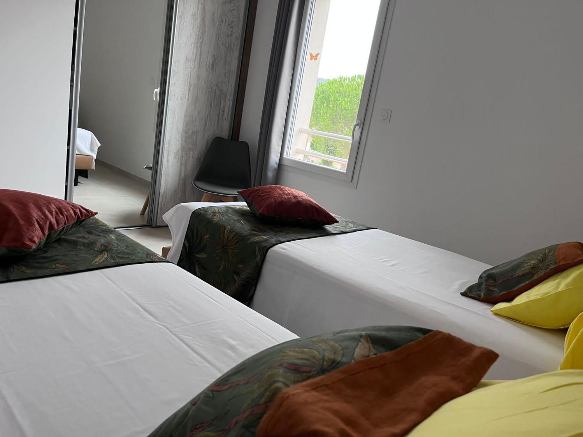Val Des Bruyeres - Gite 15Mn Pezenas Avec Terrasse Et Cour Close - Parking Privatif Securise - Wifi Ftth Gratuit Neffies Zewnętrze zdjęcie